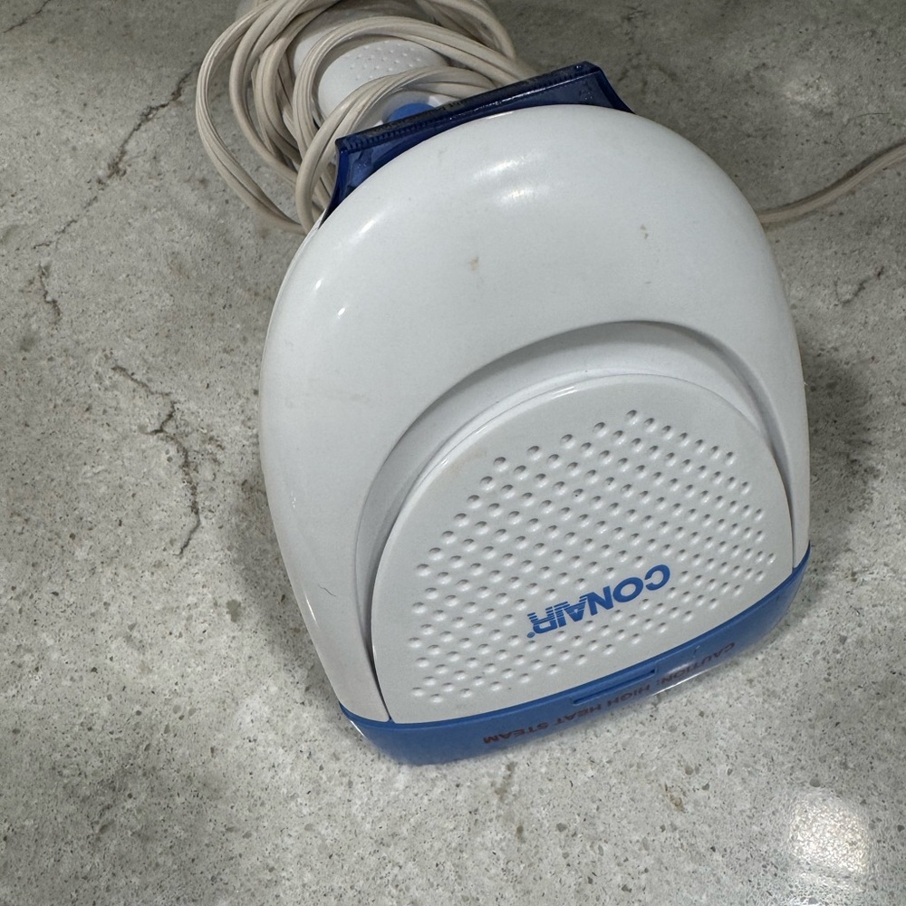 Conair White and Blue Fabric Steamer
